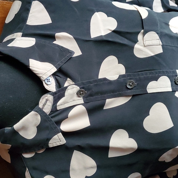 Silk top with pink hearts - Picture 3 of 11